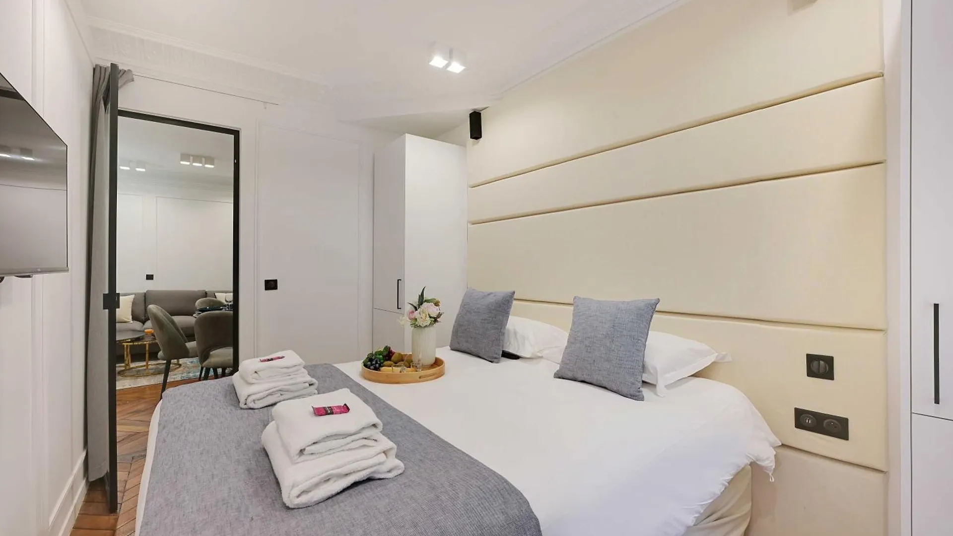 Amazing Apartment - 2Br-6P - Gare Saint-Lazare contacts